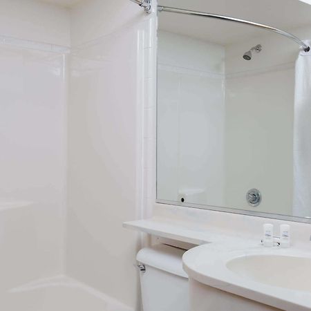 Baymont Inn & Suites By Wyndham Anchorage Airport Экстерьер фото