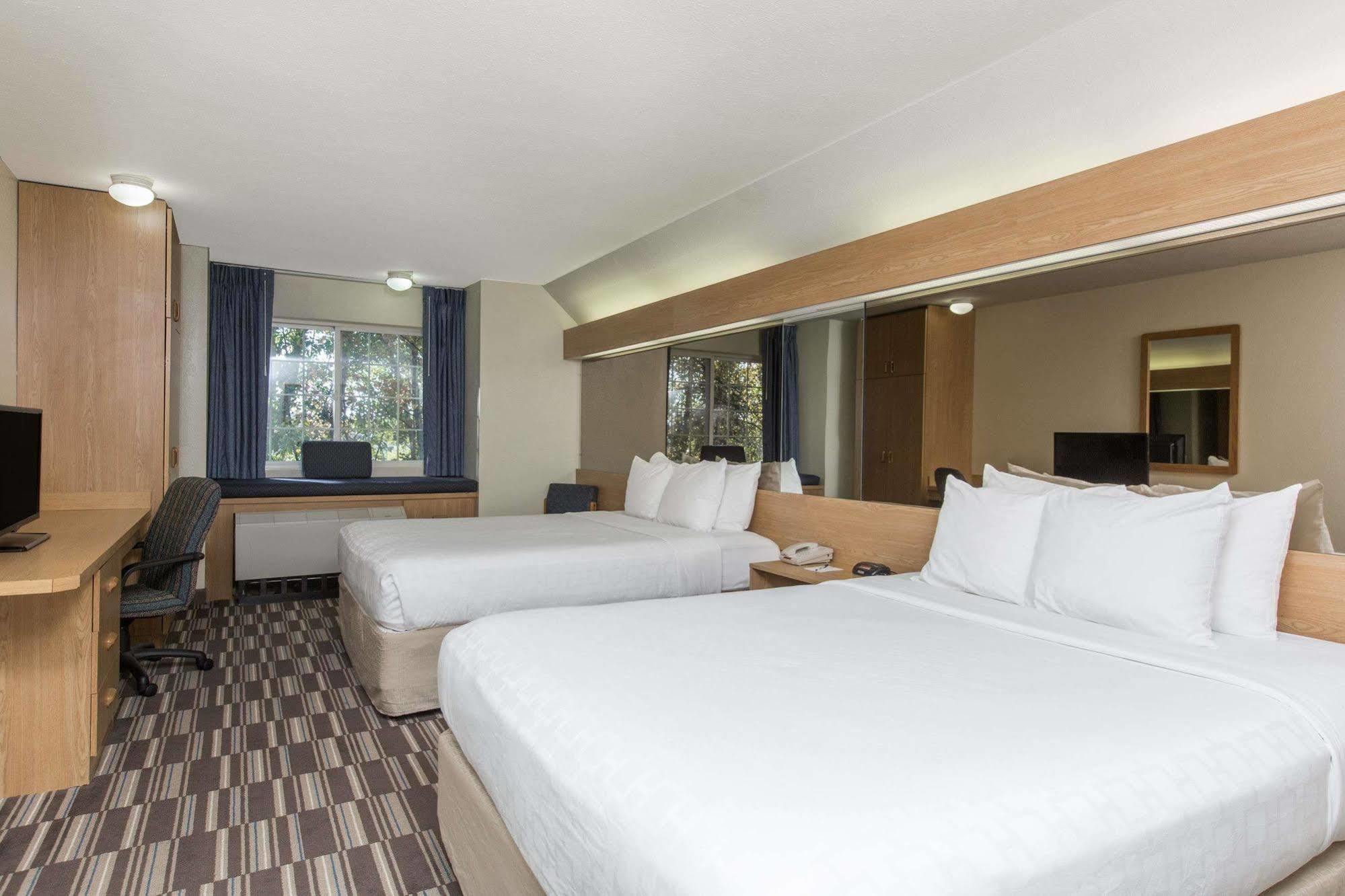 Baymont Inn & Suites By Wyndham Anchorage Airport Экстерьер фото