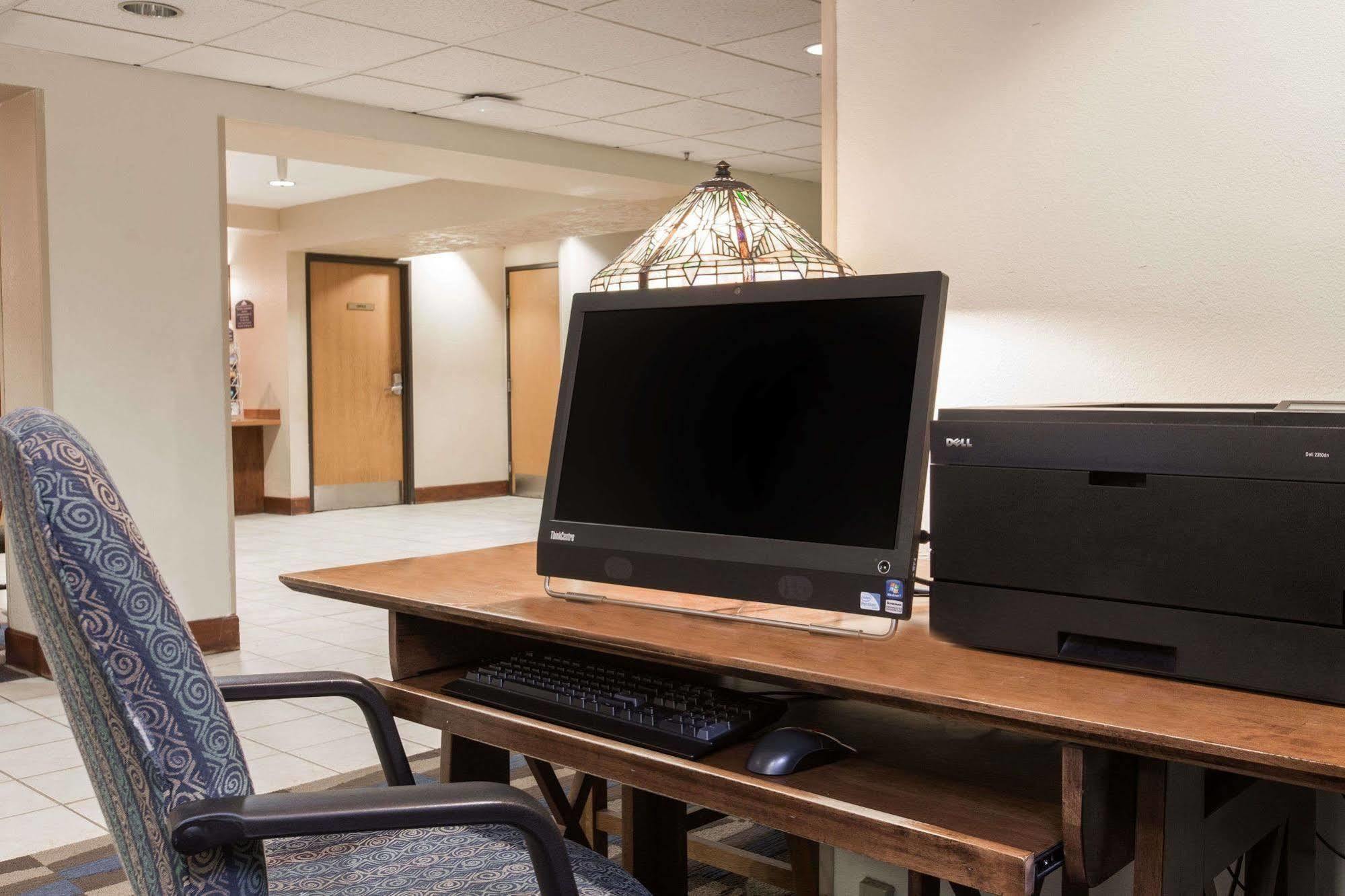 Baymont Inn & Suites By Wyndham Anchorage Airport Экстерьер фото